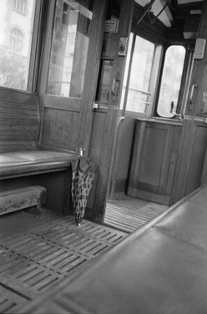 Fundbüro der städtischen Verkehrsbetriebe im Straßenbahndepot in der Tullastraße.
