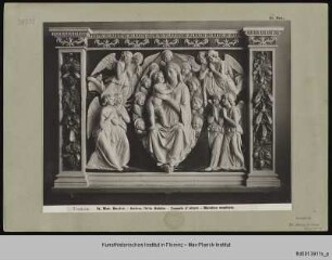 Altarbild mit Madonna und Kind mit anbetenden Engeln