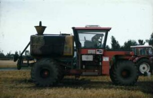 Fotografie: Gülleausbringung, Systemtraktor, Gülletrac selbstfahrend, Terrareifen, Güllefass