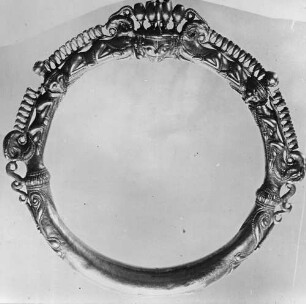 Goldener Armring aus einem Fürstengrab