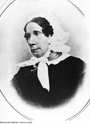 Bildnis einer Dame mit Haube (wohl die Gattin des Fotografen Benjamin Beckmann)