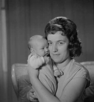 Porträt einer Mutter mit Baby