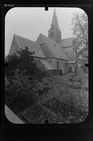 Aegidii-Kirche, Fassaden (E), Altar (S)