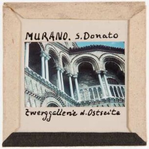 Murano, San Donato, Zwerggalerie der Ostseite (Foto 1943)