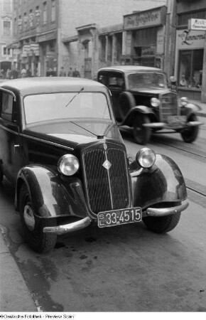 Ansicht eines parkenden IFA F8 am Neumarkt