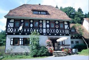 Wohnhaus Pulverweg 5, Vorderansicht, Zierfachwerk