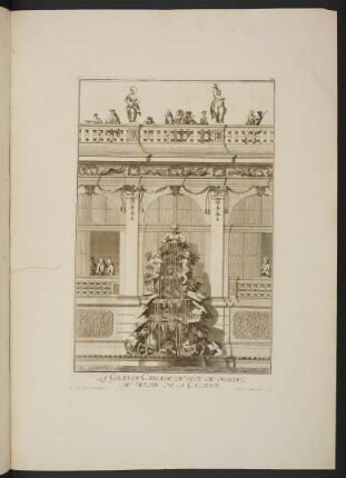 La Grande Cascade Du Coté Du Portail Au Milieu De La Gallerie.
