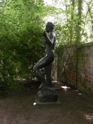 Aufsteigende Frau, Berlin
