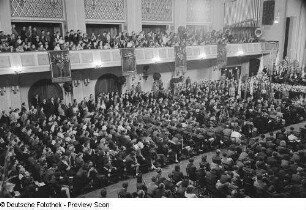 Podium und Publikum der Bachfeier