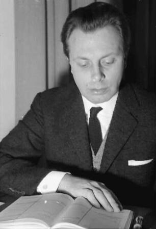 Theater: Intendant; Hans-Reinhard Müller