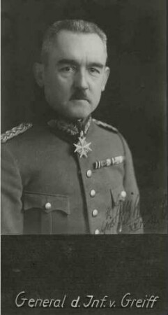 Kurt von Greiff, General in Uniform mit Orden, Brustbild in Halbprofil