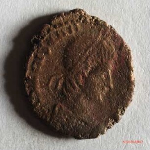 Römische Münze, Nominal Maiorina, Prägeherr Constantius II., Prägeort nicht bestimmbar, Original