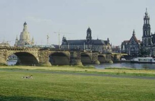 Augustusbrücke ü. d. Elbe in Dresden