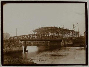Reisschuppen der Firma A. Lüthke am Peutekanal im Bau, Hamburg-Veddel