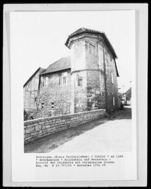 Brückenturm des Schlosses