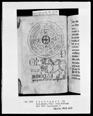 Kalendar - Psalterium - Hymnar (Benediktinerhandschrift) — Initiale Q (uid gloriaris), darin Köpfe und Tiere, Folio 67verso