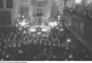 Dresden, Weixdorf. Dresdner Kreuzchor. Weihnachtskonzert mit Rudolf Mauersberger in der Dorfkirche, Dezember 1945?