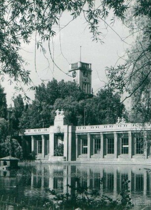 Rathaus Schöneberg vom Stadtpark aus gesehen