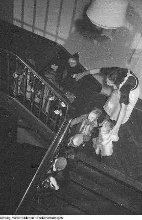 Dresden, Weißer Hirsch. Kinderkrippen Meuslitzer Straße und Collenbuschstraße, Oktober 1952