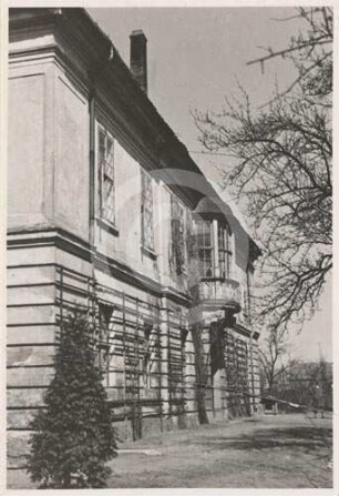 Gartenfassade des Schlosses Althofnass von SO