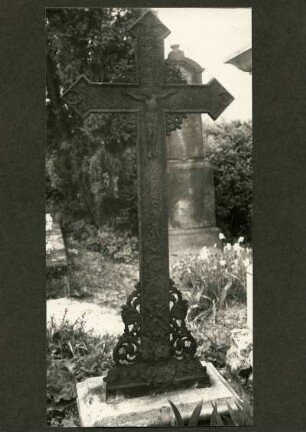 Friedhof. Grabkreuz aus Gußeisen, 1850