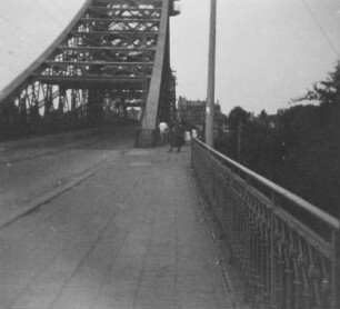 Loschwitzer Brücke ("Blaues Wunder") : Dresden. Loschwitzer Brücke (Blaues Wunder) zwischen Loschwitz und Blasewitz (1891/1893; C. Köpcke, H. M. Krüger). Blick nach Loschwitz
