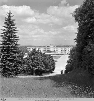 Wien, Schloss Schönbrunn vom Park aus, aus: Studienreise 1938