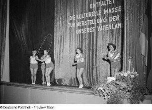Auftritt einer Gymnastikgruppe