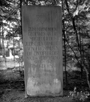 Mahnmal für die Mitglieder der Jüdischen Gemeinde von Fronhausen, die ein Opfer der Nazi-Verfolgung 1933-1945 geworden sind