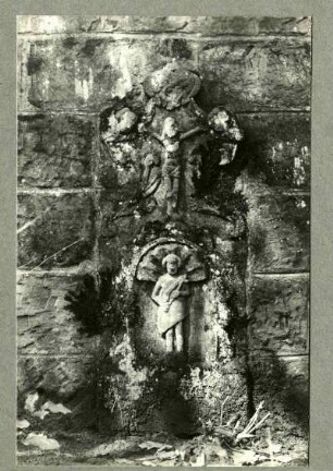 alter Friedhof. Grabstein um 1750. 13.04.1924