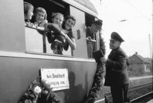 Weil: vor der Abfahrt, Zugführer und Fahrer