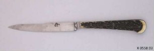 Kleines Messer / Gartenbesteck bestehend aus Gartenplötze, einer Säge, 4 Messern und 4 weiteren Besteckteilen
