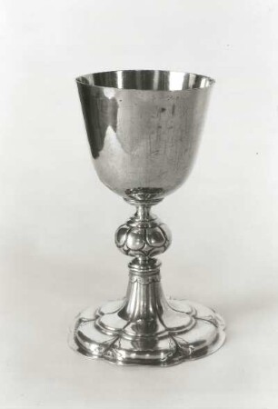Abendmahlskelch : Daniel Männlich (1625-1701). Abendmahlskelch. Silber, vergoldet; Höhe 24,6 cm. Müllrose, Stadtkirche