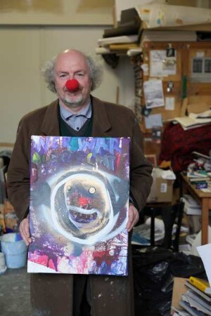 OSMAR OSTEN IN SEINEM ATELIER