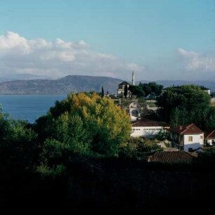 Ioannina. Kastron. Das Kastron überm Pambótis-See