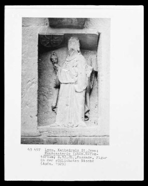 Figur eines Bischofs oder Heiligen