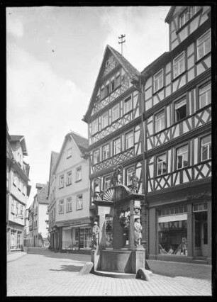 Engelsbrunnen, Kaufhaus Witt, Druckerei Schelhaas (Richtung Rathausgasse)