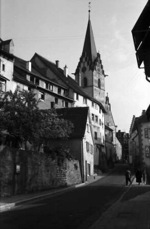 Engen: Gasse und Kirche