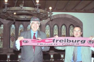 Freiburg im Breisgau: Empfang des Damen-Teams des SC Freiburg zum Aufstieg in die 1. Liga