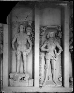 Schöntal Kloster Schöntal Kreuzgang Grabplatte links Hans von Berlichingen (gestorben 1480) und rechts Friedrich von Berlichingen (gestorben 1480)