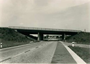 Stahlbetonbrücke, ohne Datum