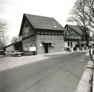Schlepzig, Dorfstraße. Mühle und Wasserwerk (1901/1915). Straßenansicht mit Verwaltungsgebäude