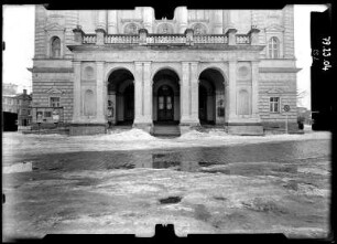 Schwerin, Alter Garten 2. Mecklenburgisches Staatstheater (1883-1886; G. Hamann, G. Daniel). Eingangsfront (Teilansicht)