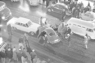 Zusammenstoß zweier PKWs auf der Kaiserstraße in Höhe der Waldstraße.