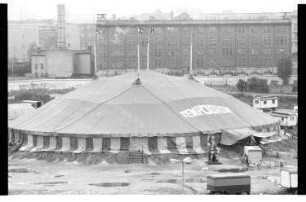 Kleinbildnegativ: Tempodrom, 1980