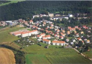 Dippoldiswalde. Stadtteilansicht an der Wolframsdorfer Straße und Altenberger Straße (B 170). Luftbild-Schrägaufnahme von Südwest