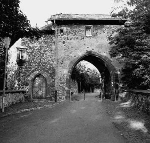 Äußeres nördliches Burgtor; Friedberg, In der Burg 36