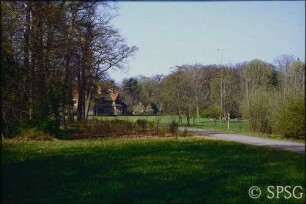 Potsdam, Neuer Garten, Blick auf den Cecilienhof aus Richtung Quapphorn.