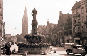Lüneburg: Brunnen, Am Sande, mit St. Johanniskirche