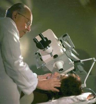 Professor der Ophtalmologie in der Augenklinik der Charité Berlin